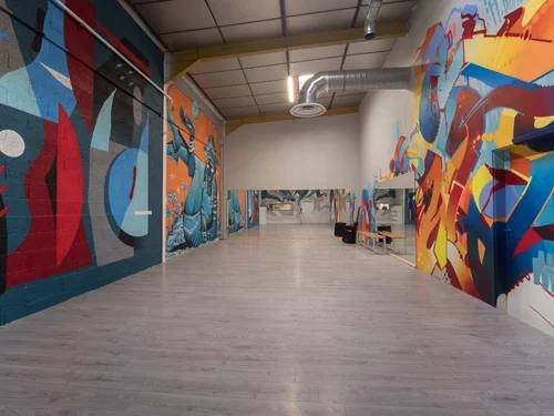Salle 1 avec miroirs et fresques
